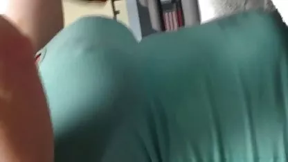 تصویری از یک جوان در زمان یک همسایه با گروه سکس چت تلگرام معشوق