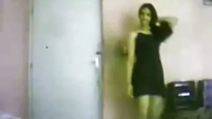 ویدئو نشان می گروه تلگرام پورن دهد که چگونه با زنان سبزه,